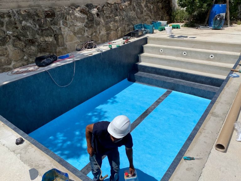 piscina arreglandose